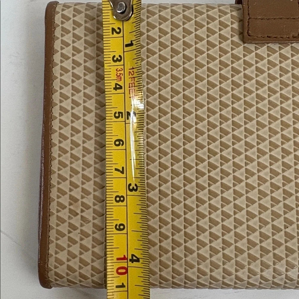 Vintage Liz Claiborne tan and beige pocketbook checkbook snap close wallet